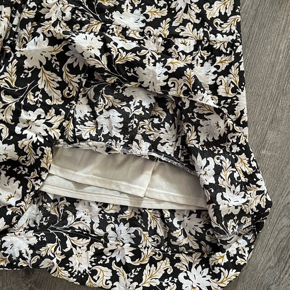 Moon River Cut Out Halter Floral Print Midi Dress - Picture 5 of 7